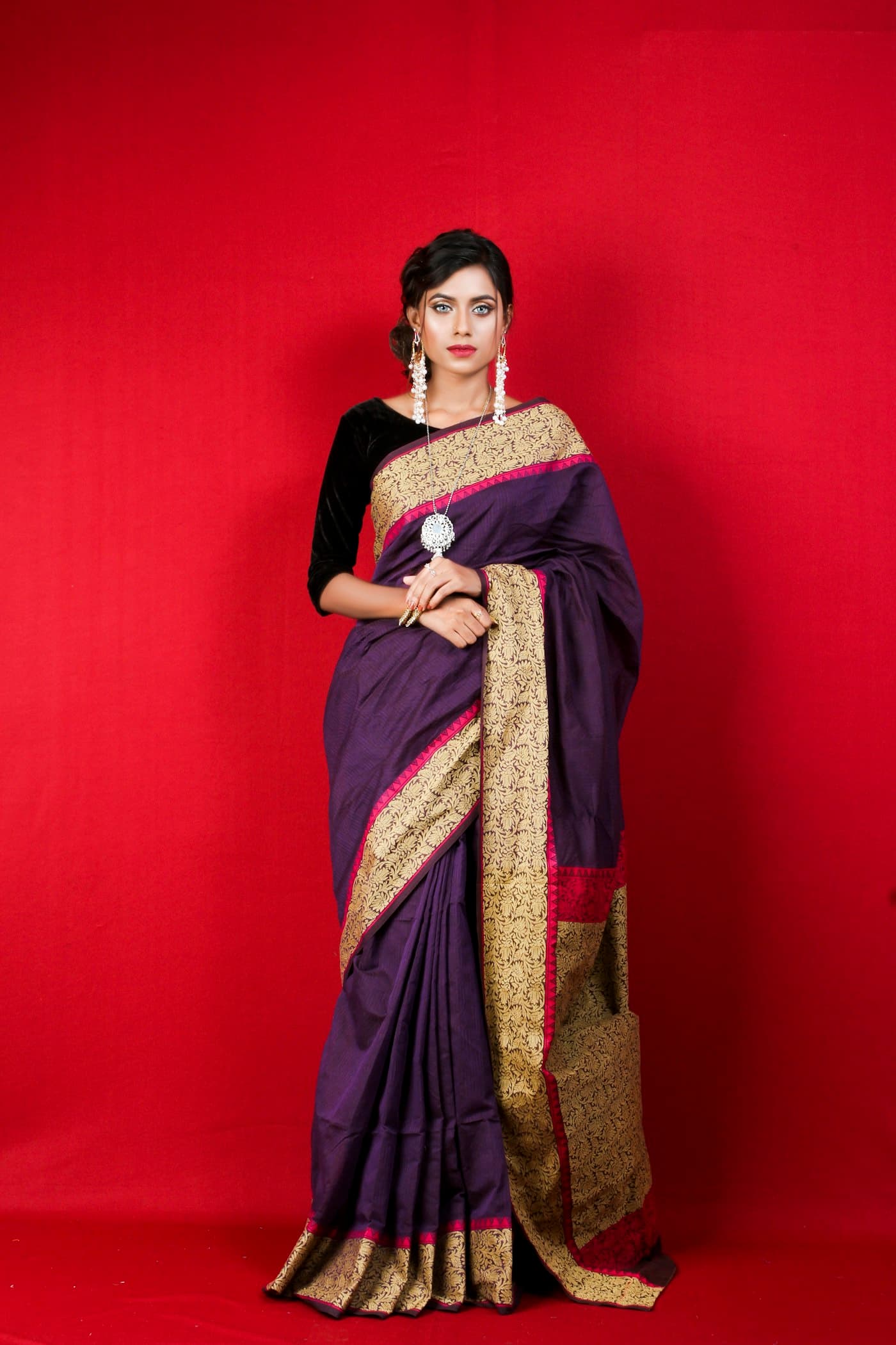 Handwoven Indian saree with zari border